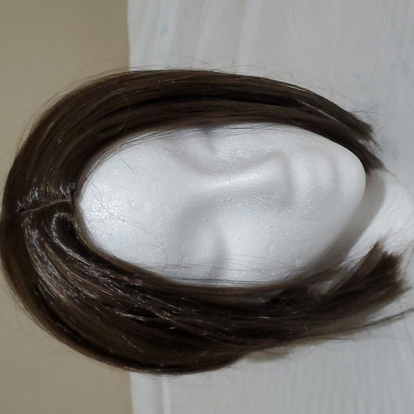 Wig - Picture 1 of 2